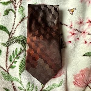 Axcess Hexagonal Pattern Tie in Rich Browns